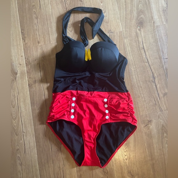 Disney plus size 2 one piece Minnie Mouse swimsuit - Picture 2 of 6